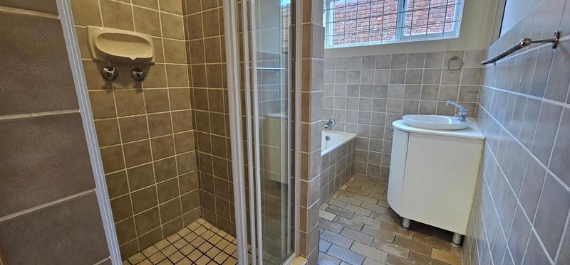 8 Bedroom Property for Sale in Middedorp Western Cape